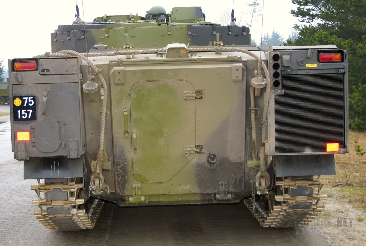 cv9035_02_of_32.jpg