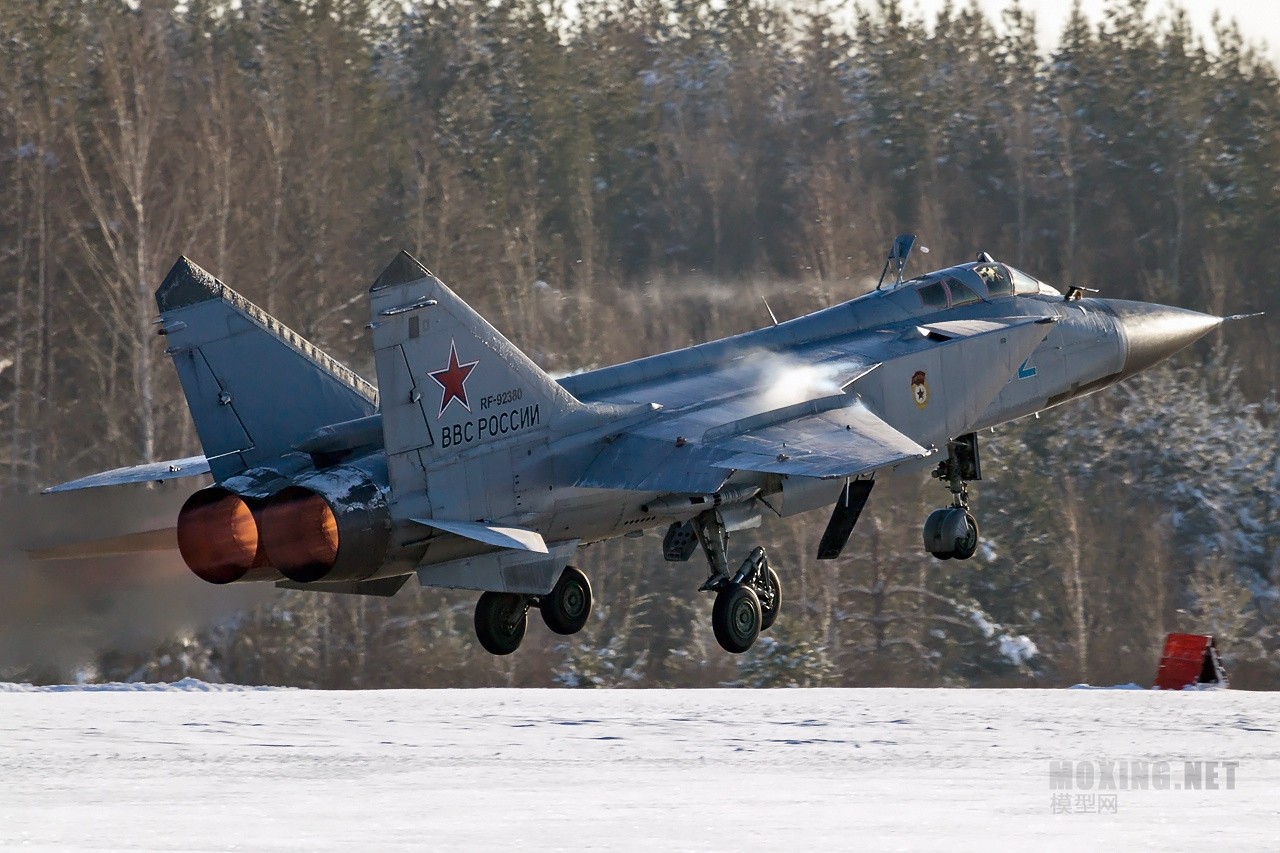 Mikoyan-Gurevich_MiG-31BM,_Russia_-_Air_Force_AN2226315.jpg