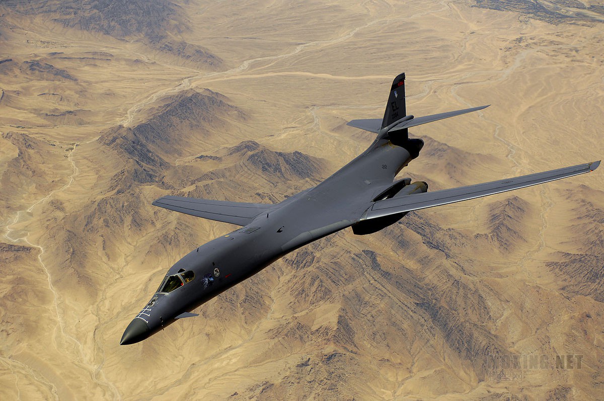 1200px-B-1B.jpg