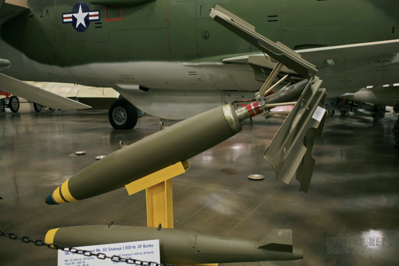 Mk._81,_Mk._82_Bombs_(2834533691).jpg