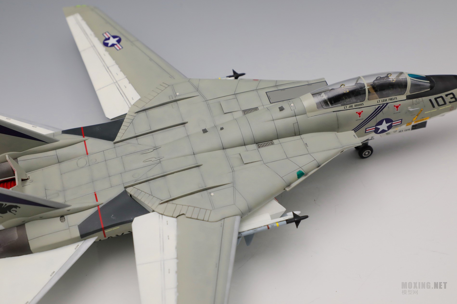F14A-06.JPG