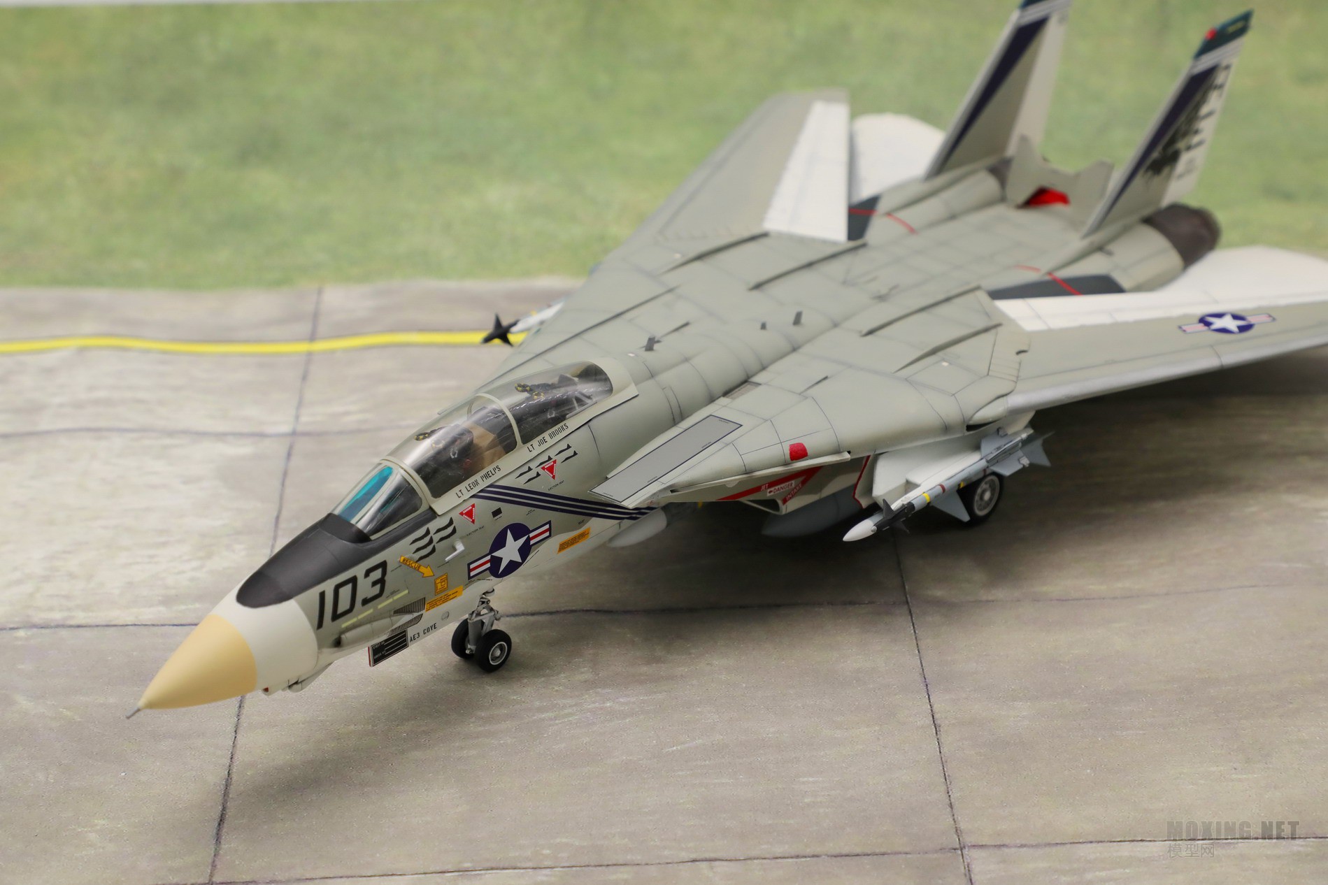 F14A-17.JPG