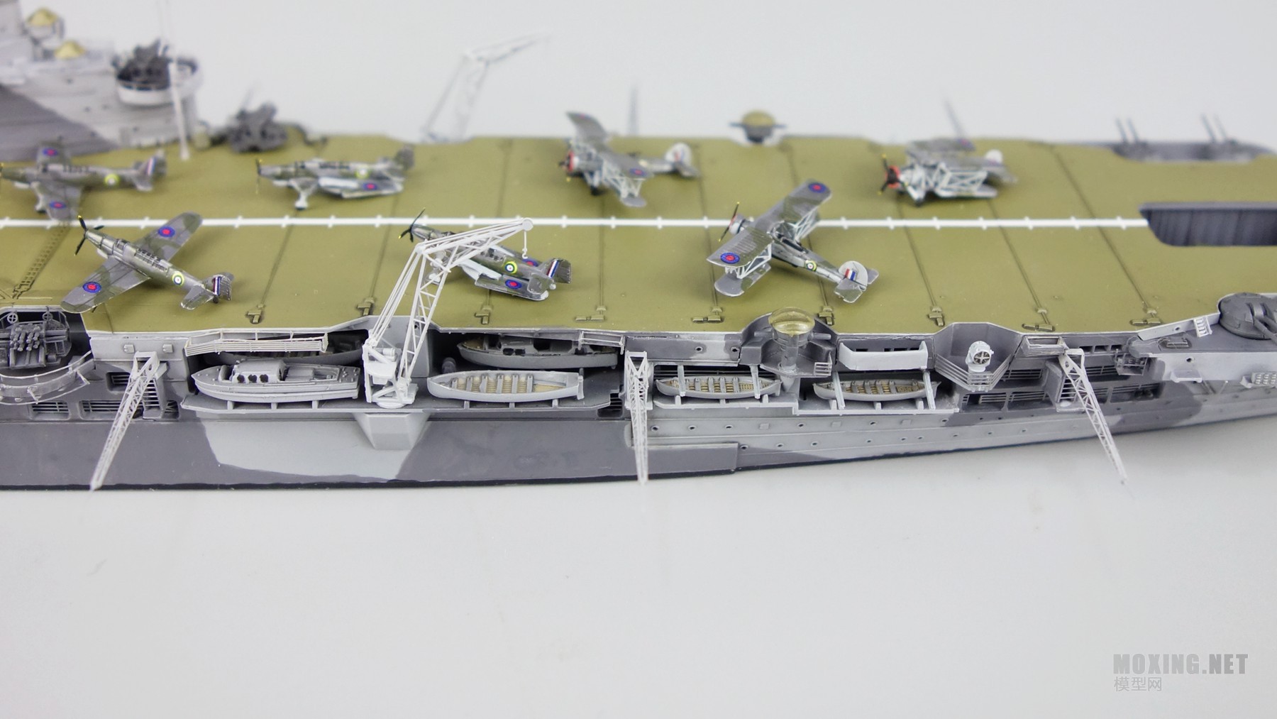 模型网评测]鹰翔(FH1116)-1/700 英国皇家海军光辉号(R87)航空母舰1940 