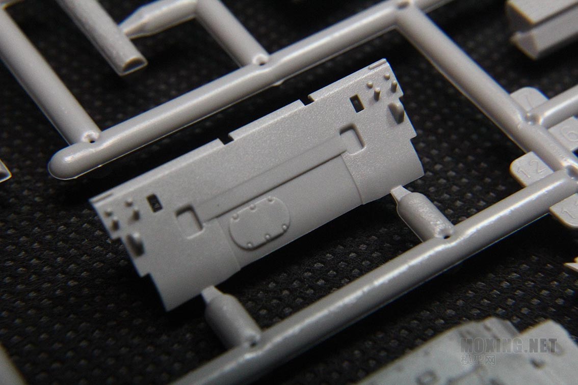 搜模阁-1/72俄罗斯T-80B主战坦克(UA72024)