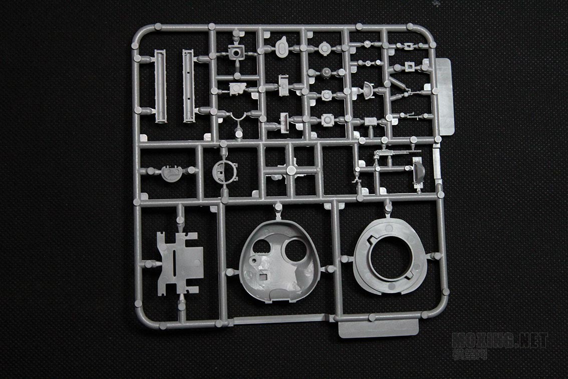 搜模阁-1/72俄罗斯T-80B主战坦克(UA72024)