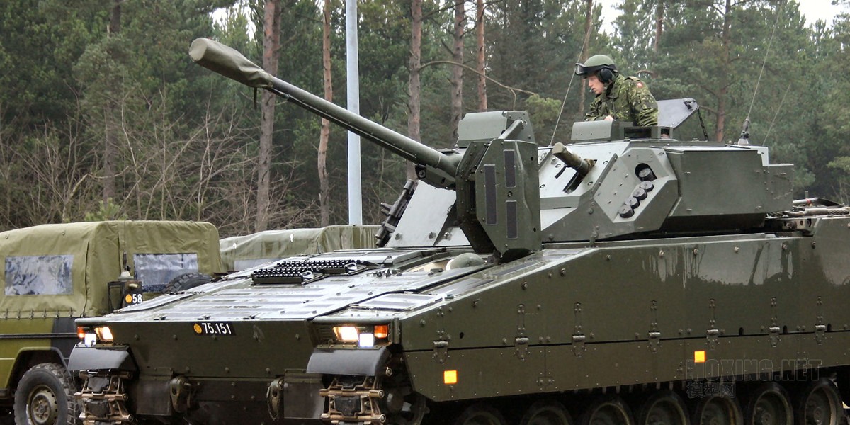 HB-1/35瑞典CV9035步兵战车(83823)