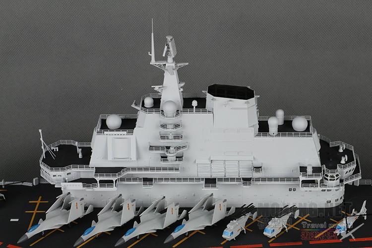1350辽宁号航空母舰