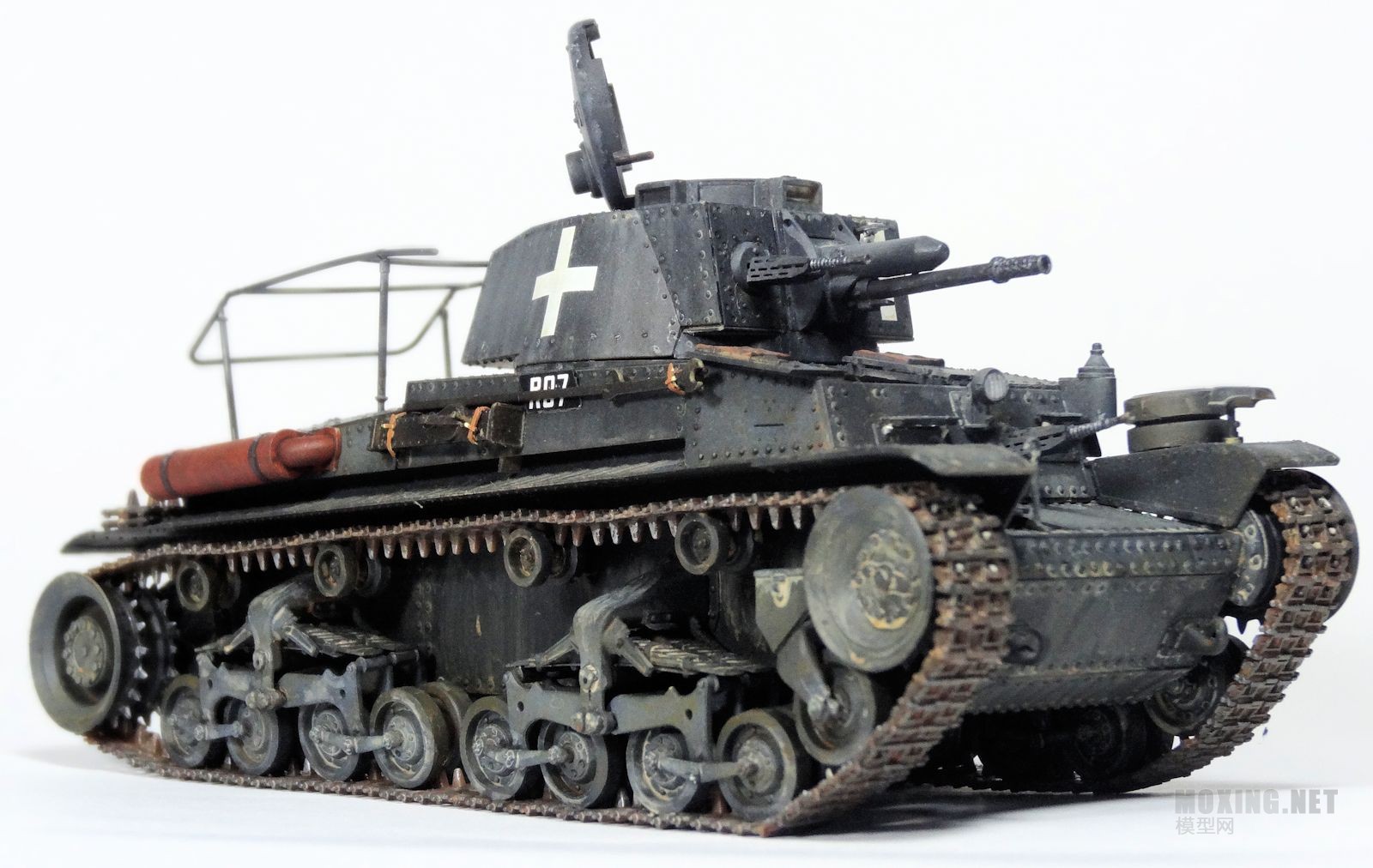 [制作评测]威骏-1/35德国35(t)无线电指挥坦克(CB35205)