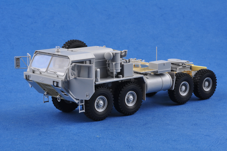号手新品-1/35美国M983重型牵引车(爱国者配套)(TR01021) 