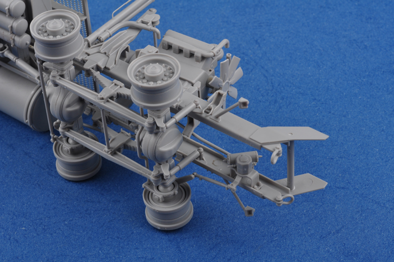 号手新品-1/35美国M983重型牵引车(爱国者配套)(TR01021) 