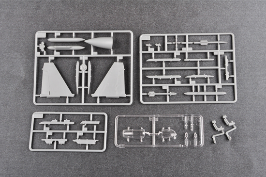 小号手新品-1/72俄罗斯苏-33