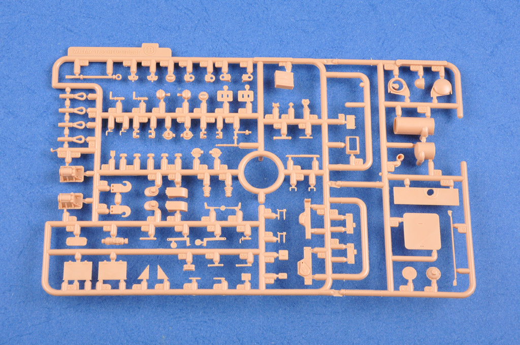 HOBBYBOSS新品-1/35德国四号突击坦克早期型(中期生产)(80135)