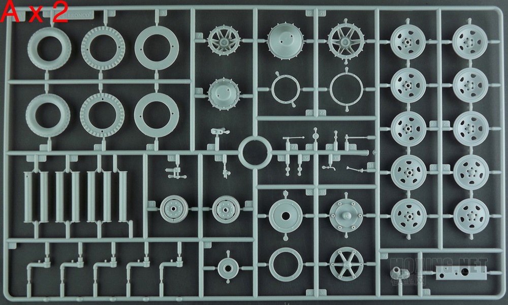 [模型网评测]威骏-1/35德军SWS四联高炮(全内构)(CB35213)