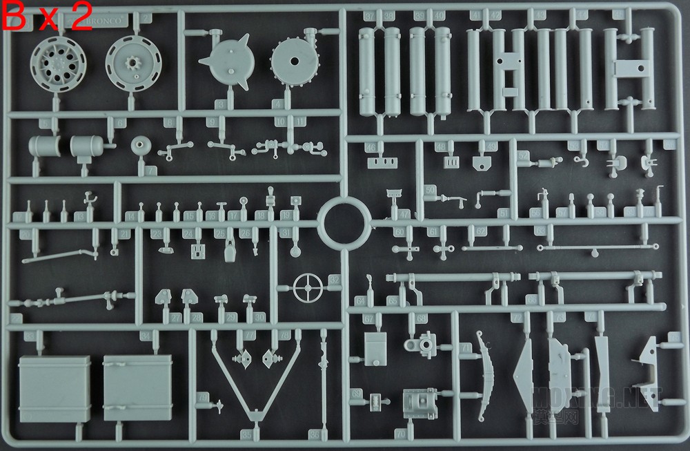 [模型网评测]威骏-1/35德军SWS四联高炮(全内构)(CB35213)