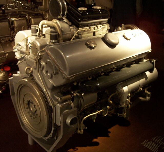 Maybach_HL120.jpg