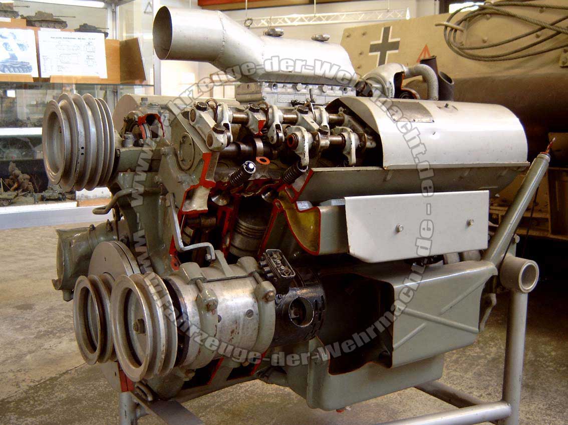 Maybach_HL-120_Mu_04-1.jpg
