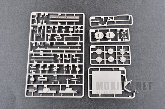 小号手新品-1/16德国四号观测型中型坦克(00922)