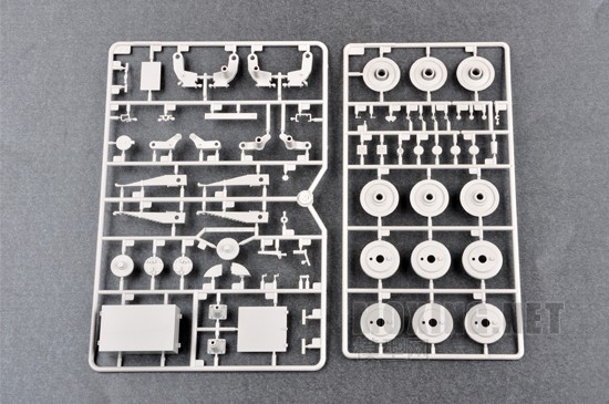 小号手新品-1/16德国四号观测型中型坦克(00922)