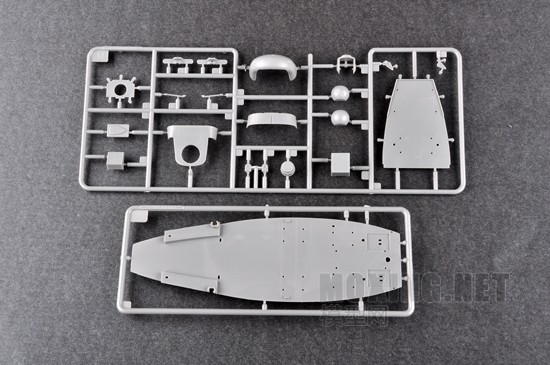小号手新品-1/35中国直-9WA直升机(05109)