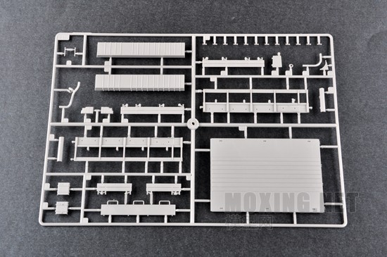 小号手新品-1/35俄罗斯URAL-375D军用卡车(01027)