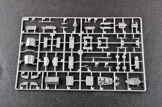 小号手新品-1/48中国歼-7GB表演机(02862)
