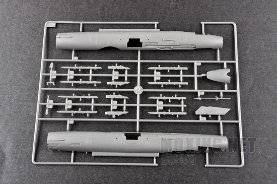 小号手新品-1/48中国歼-7GB表演机(02862)