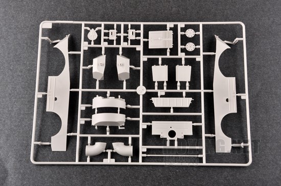 小号手新品-1/35俄罗斯BRDM-1侦察车(05596)