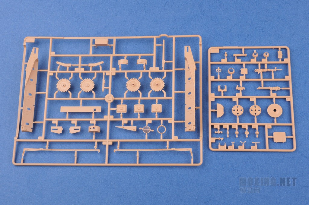 HOBBYBOSS新品-1/35维克斯中型坦克MKI型(83878)