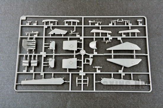 小号手新品-1/72俄罗斯苏-24M“击剑手”战斗轰炸机(01673)