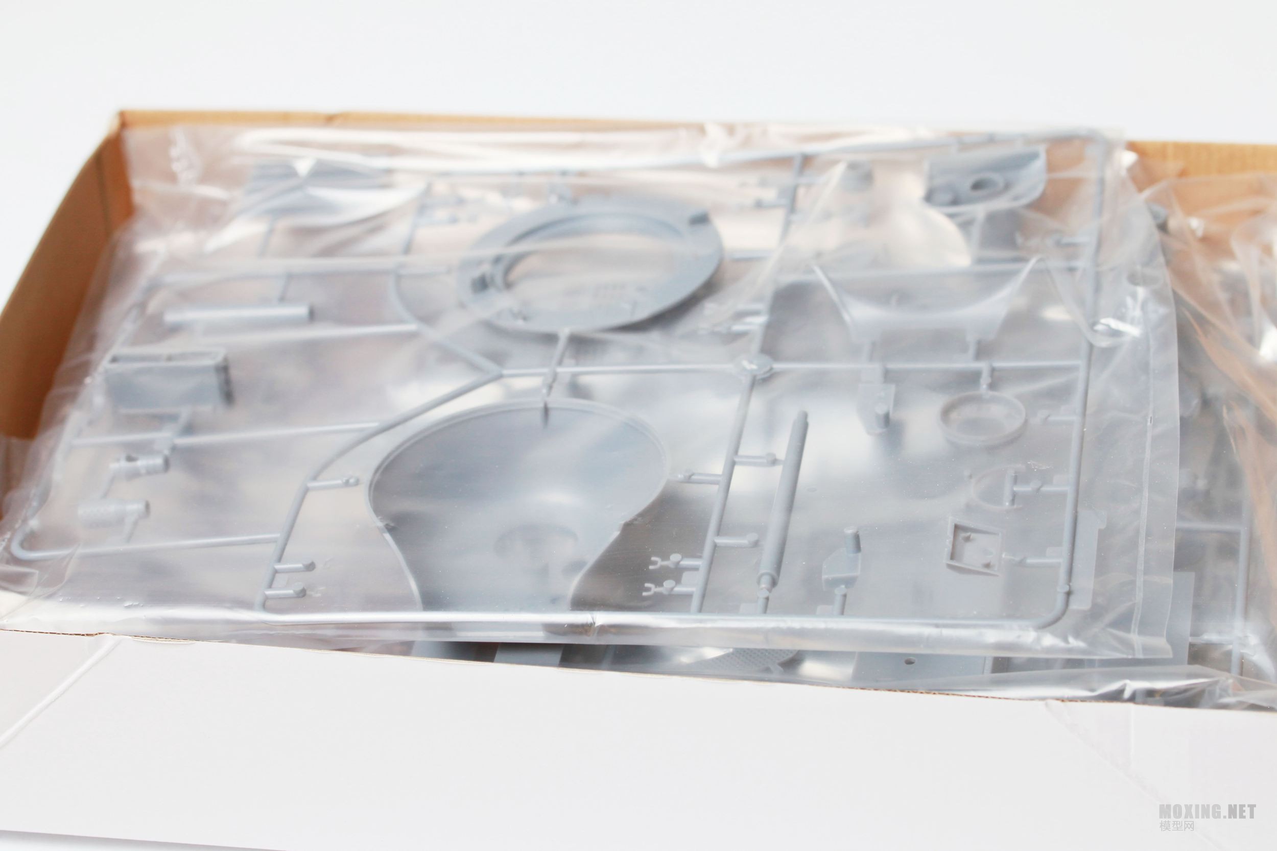 福万(FUWAN)-1/35德国七号狮式改进型重型坦克(VK7201)(35A007)