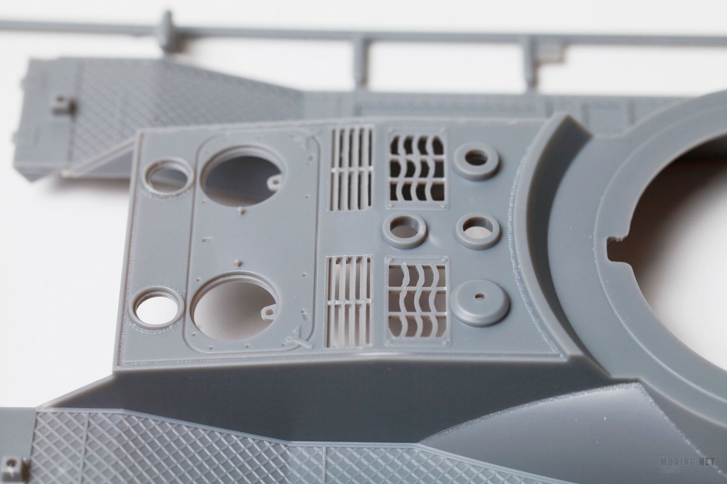 福万(FUWAN)-1/35德国七号狮式改进型重型坦克(VK7201)(35A007)