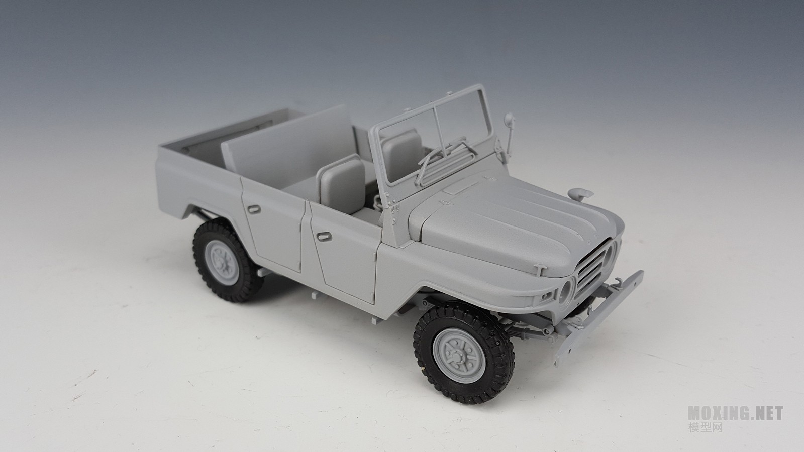 [模型网评测]小号手-1/35中国63式火箭炮&212型军用北京吉普车(02320)