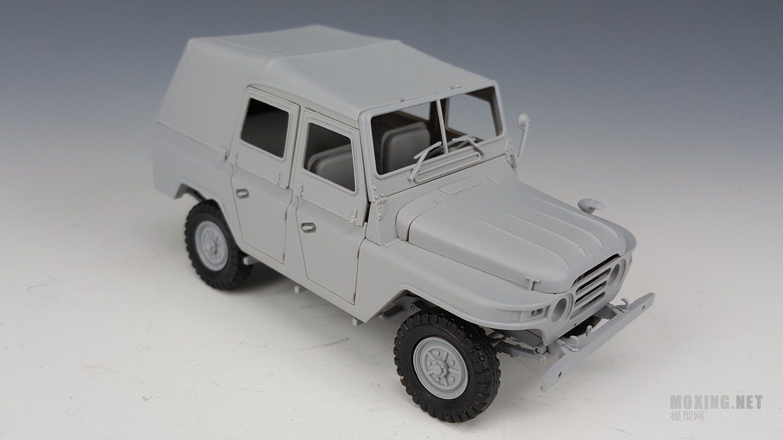 [模型网评测]小号手-1/35中国63式火箭炮&212型军用北京吉普车(02320)