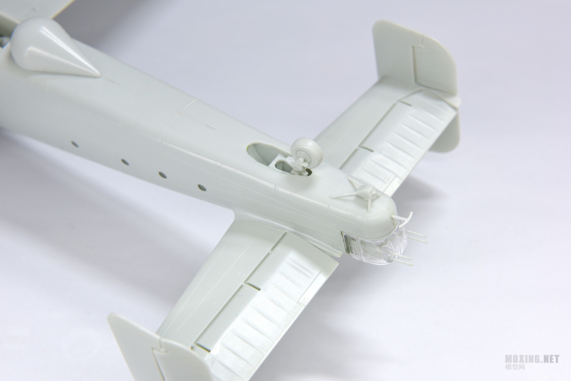 [模型网评测]威望-1/72英国哈利法克斯B MK.III轰炸机(04936)