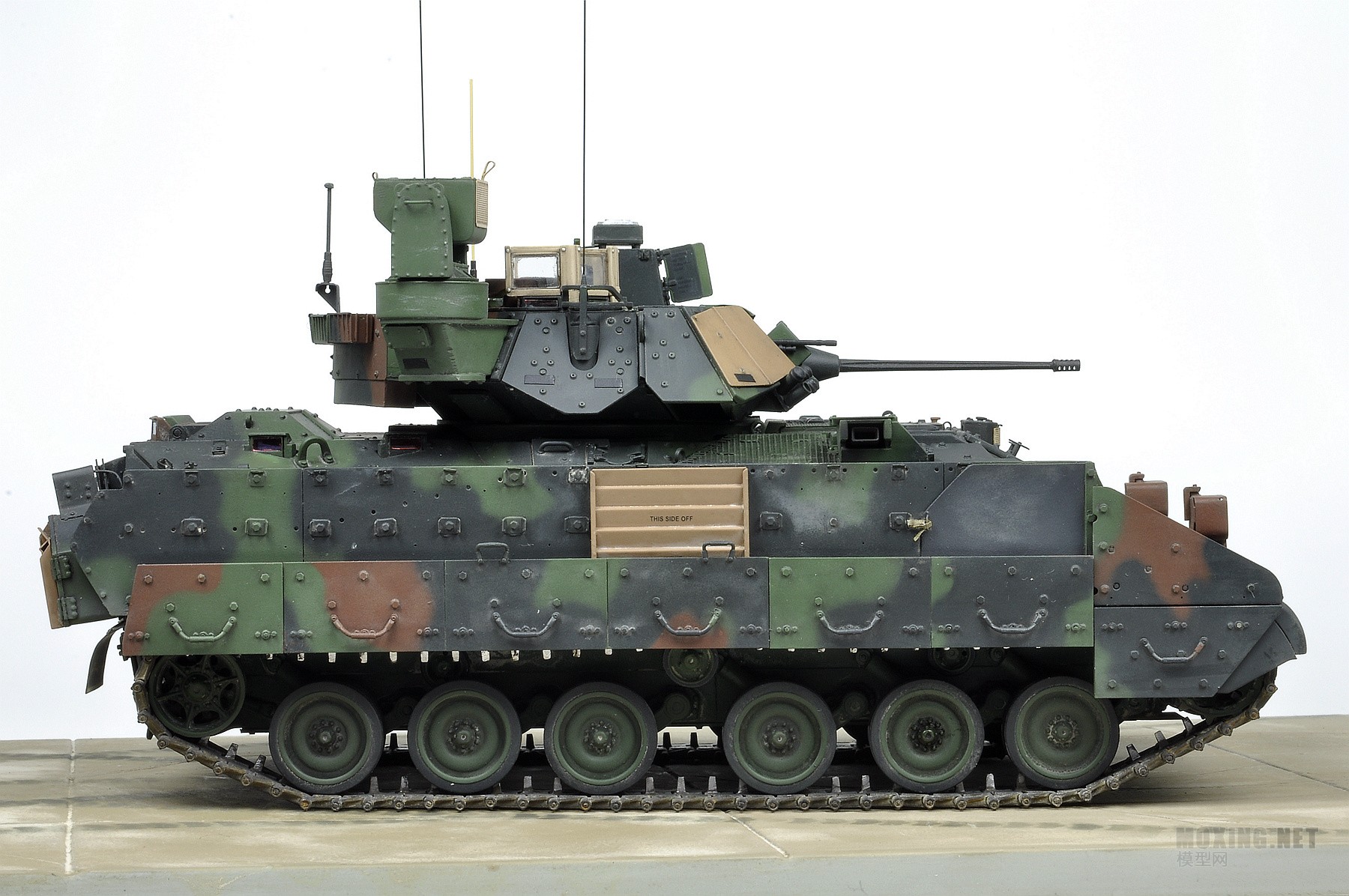 M2a3N95_.jpg