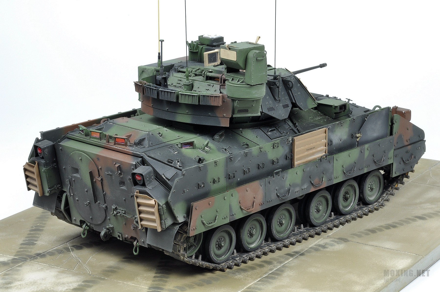 M2a3N5_.jpg