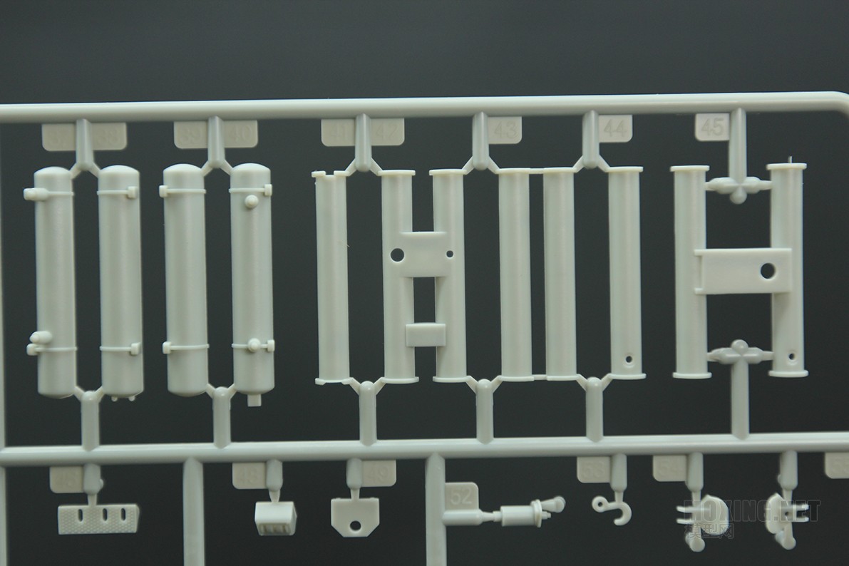 [模型网评测]威骏-1/35德军SWS供弹车及装甲货运车(二合一)(CB35214)