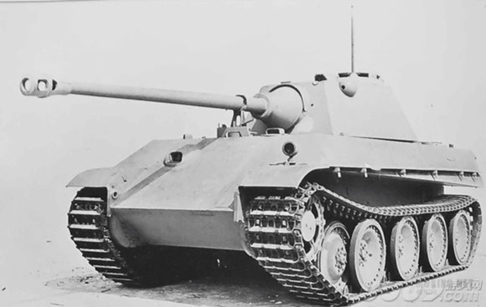 [模型网评测]威龙-1/35德国黑豹F型中型坦克(6403)