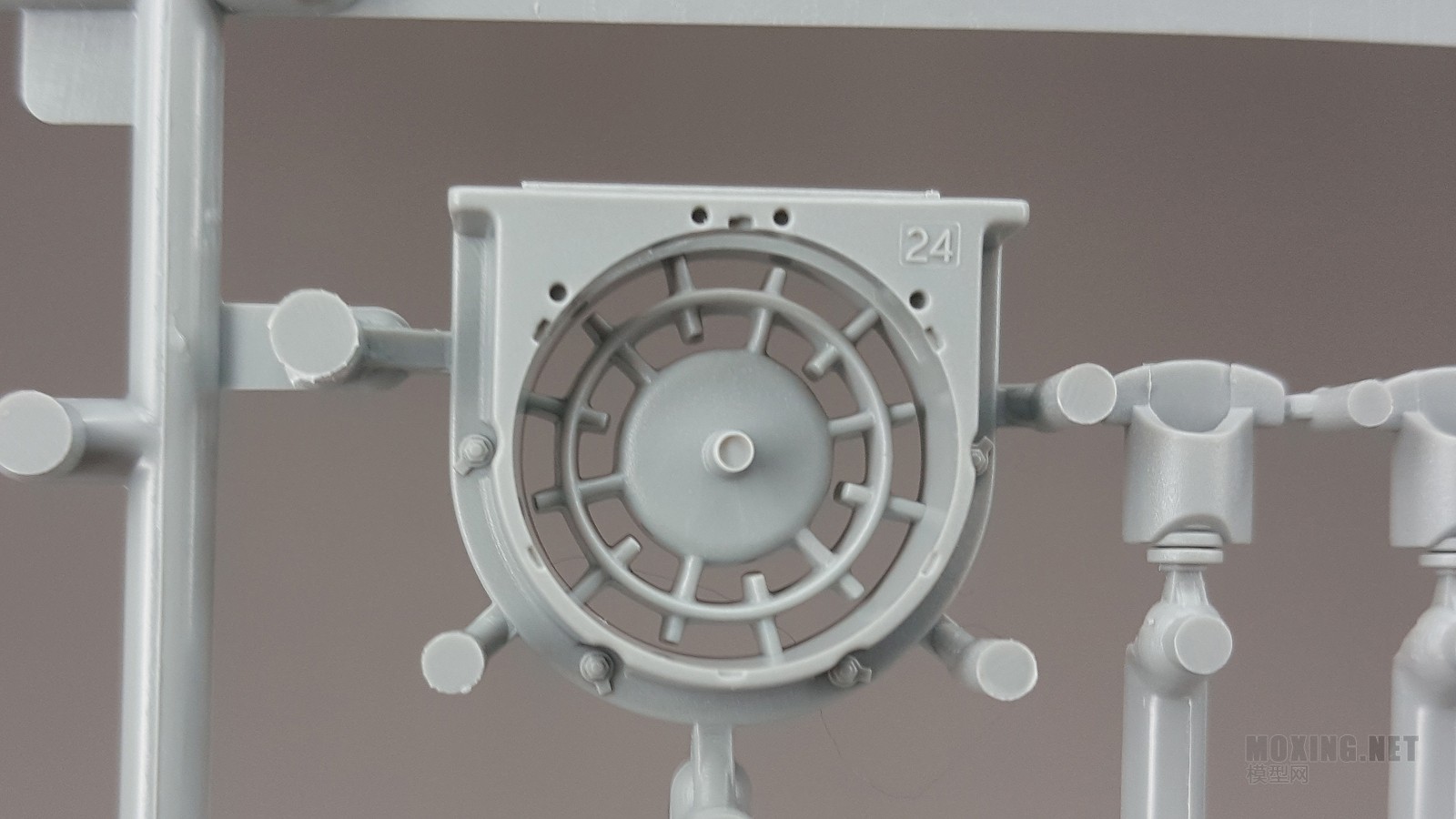 [模型网评测]威龙-1/35德国黑豹F型中型坦克(6403)