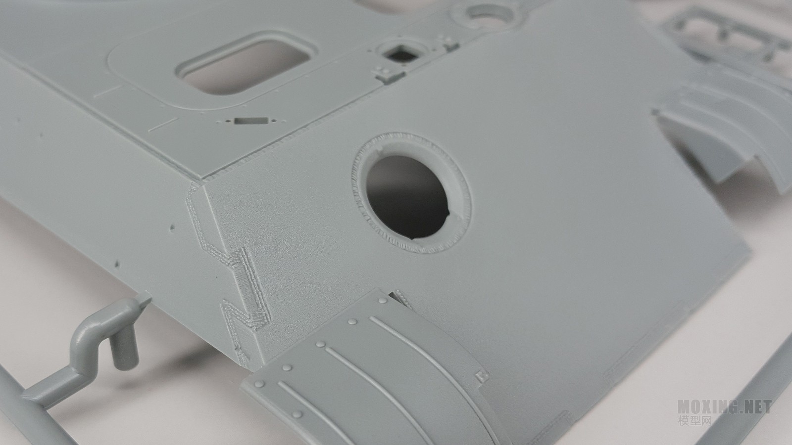 [模型网评测]威龙-1/35德国黑豹F型中型坦克(6403)