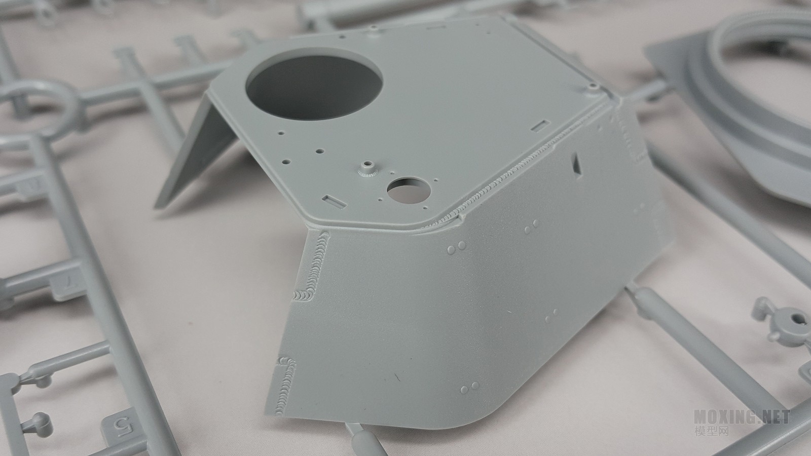 [模型网评测]威龙-1/35德国黑豹F型中型坦克(6403)