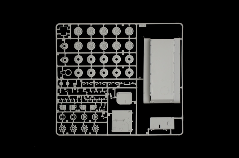 伊达雷利新品-1/35美国M113 ACAV装甲车(6533)