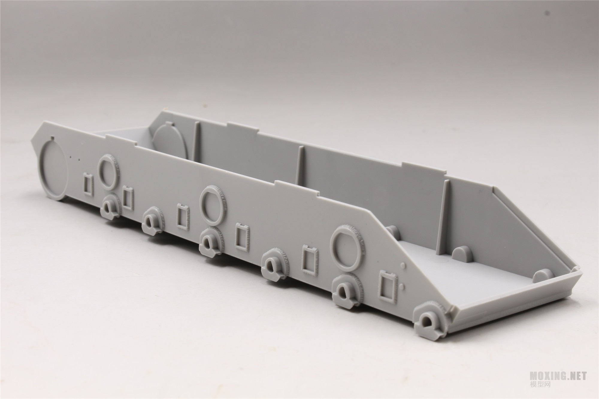 [模型网评测]小号手-1/35苏联JS-2重型坦克(05588)
