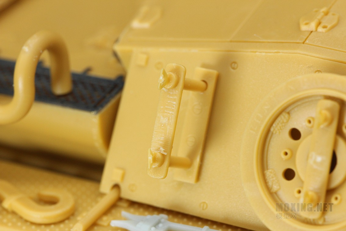 [模型网评测]威骏-1/35德国三号突击炮D型北非战场(CB35117)