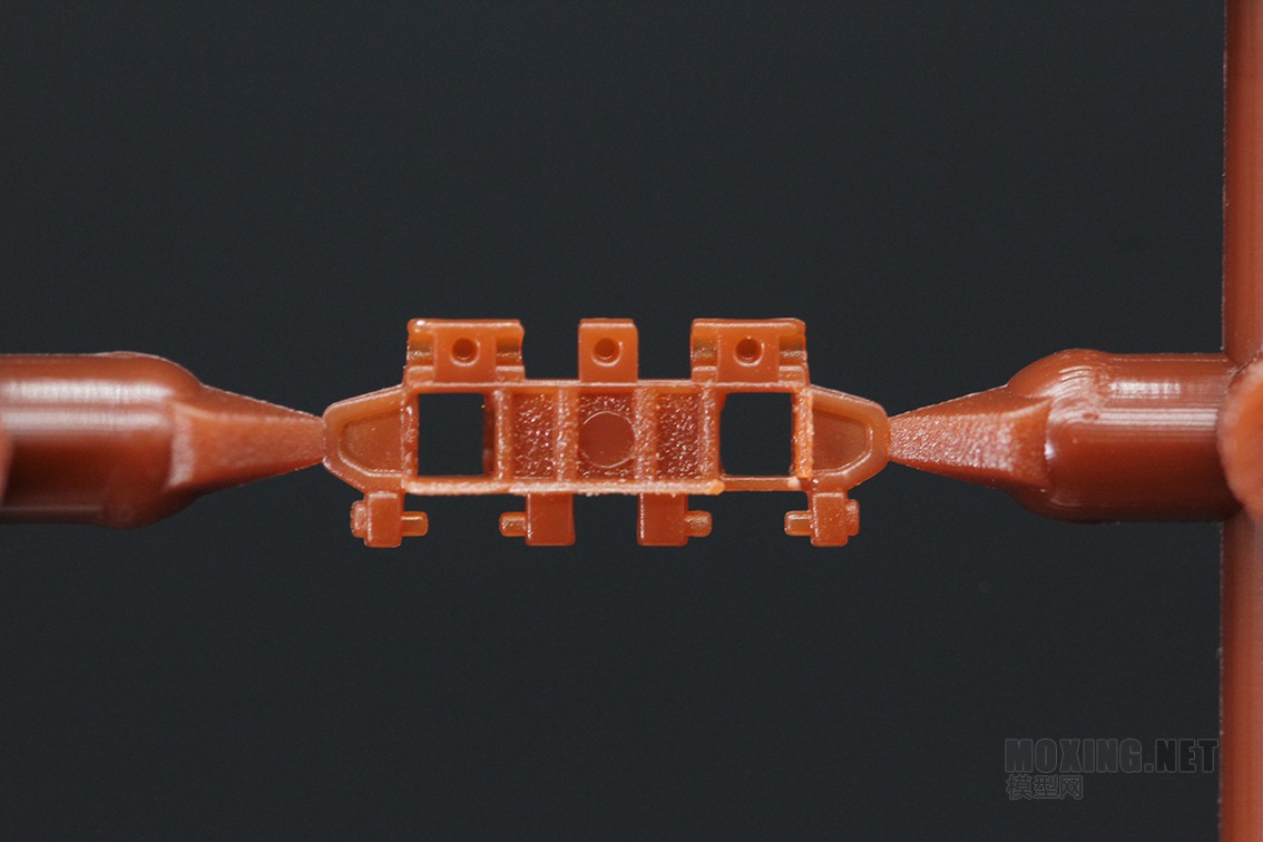 [模型网评测]Amusing Hobby-1/35 Sturmmorser 28cm 38(D)自行迫击炮(35A009) 