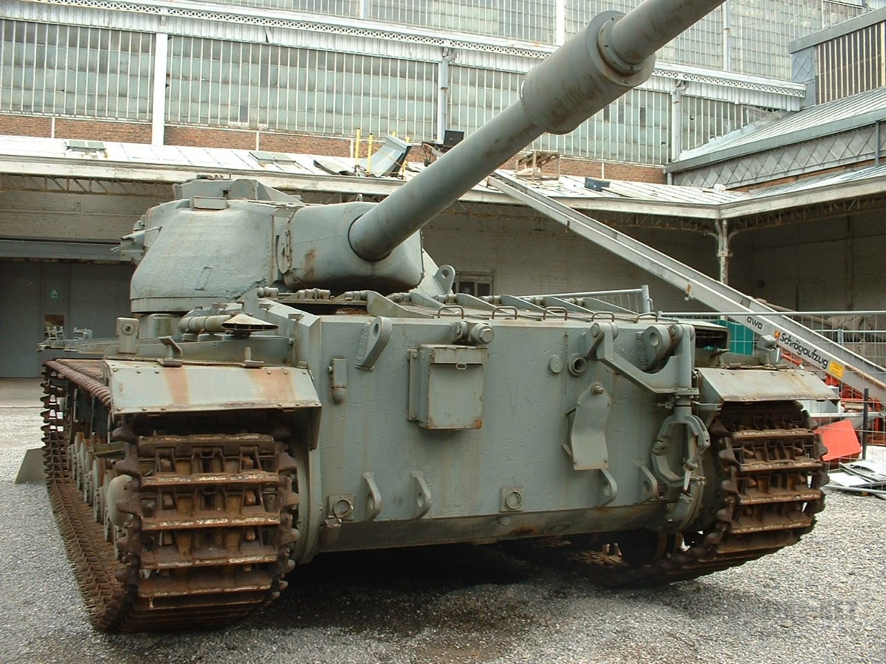 FV214 Conqueror Mk2-04 (UK-MRA04).JPG