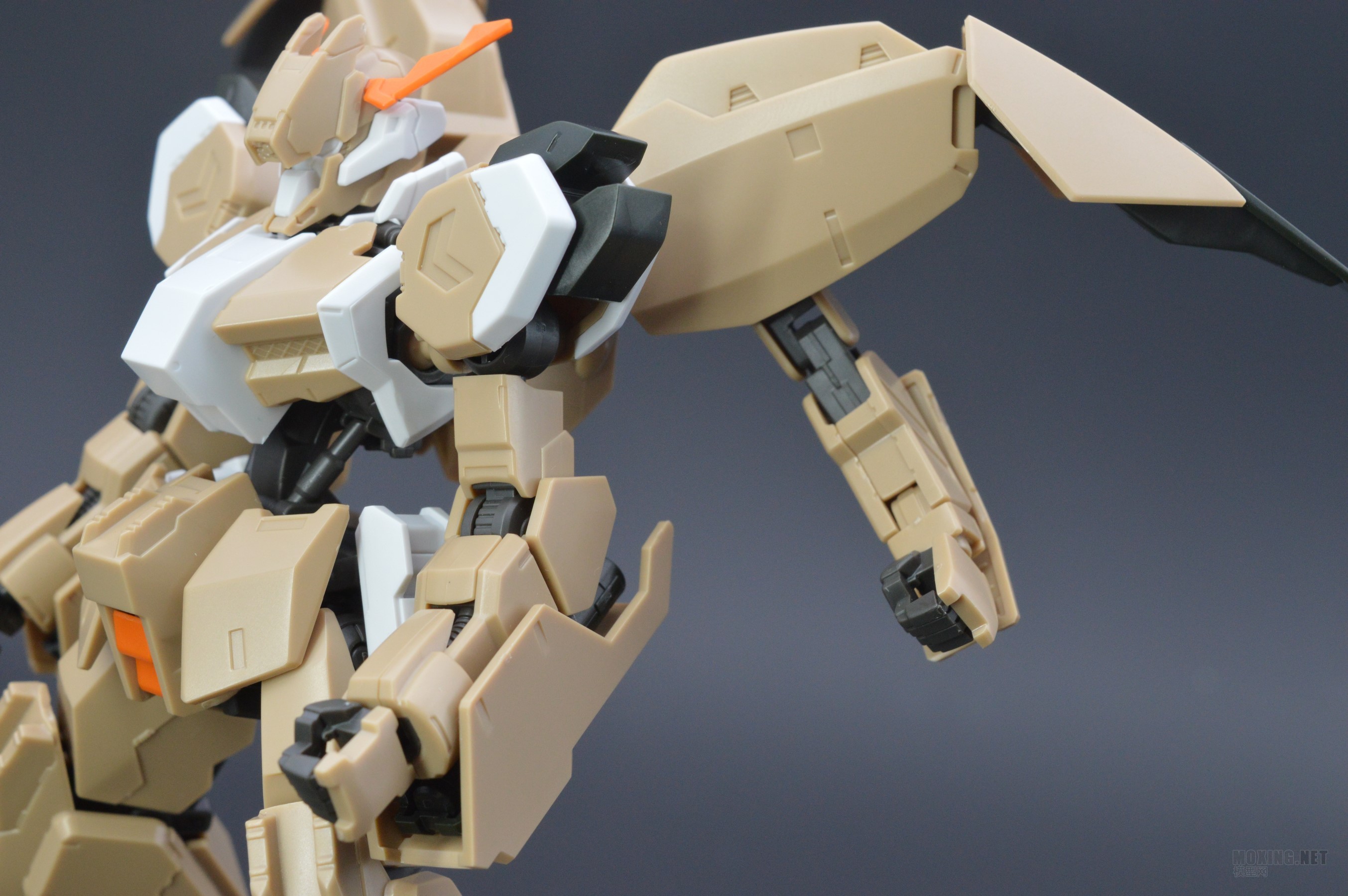 [模型网评测]万代-1/144 HG IBO(铁血)-高达古辛深度重锻型