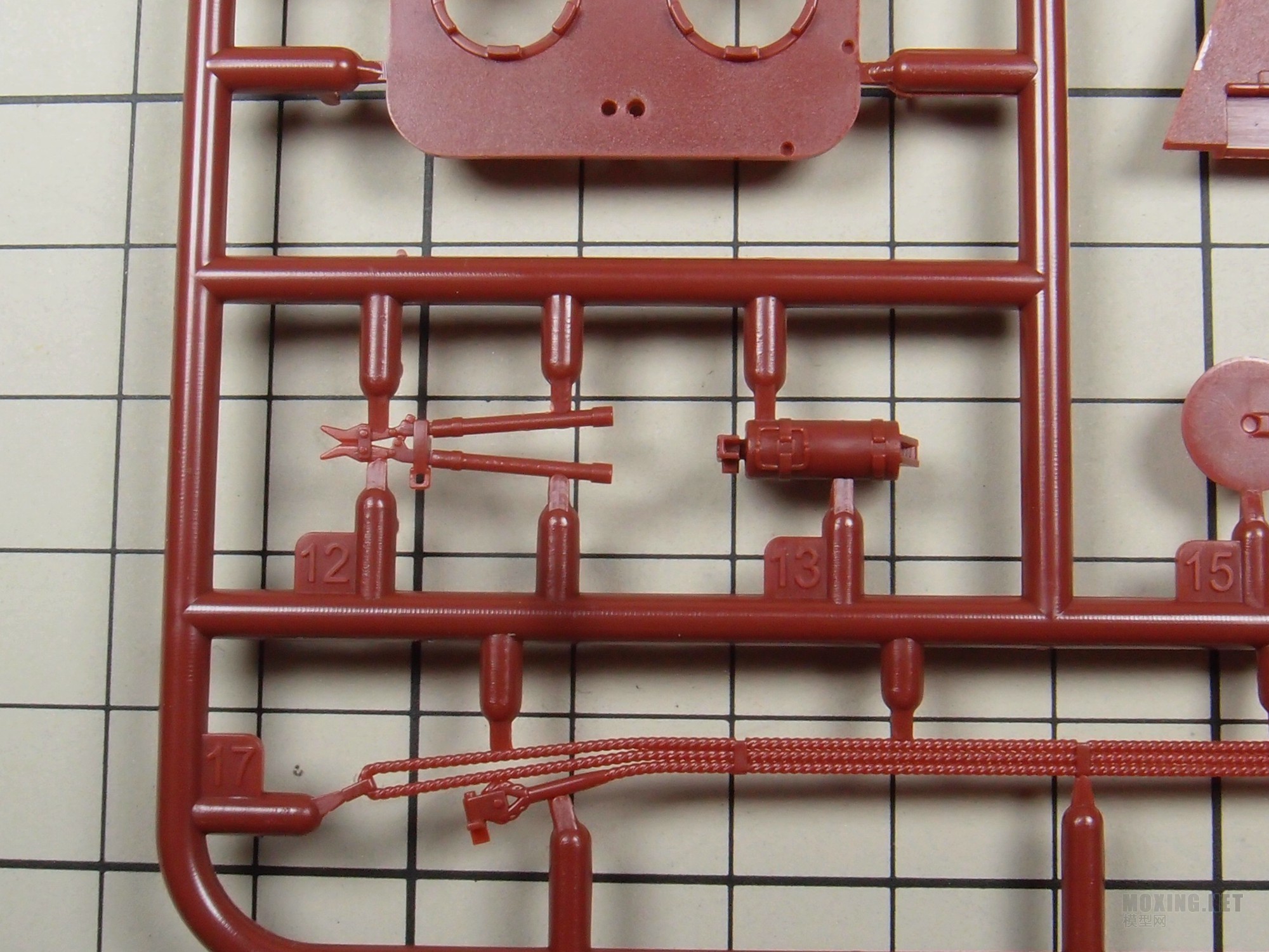 [模型网评测]MENG-1/35德国虎王重型坦克(亨舍尔炮塔)(TS-031)