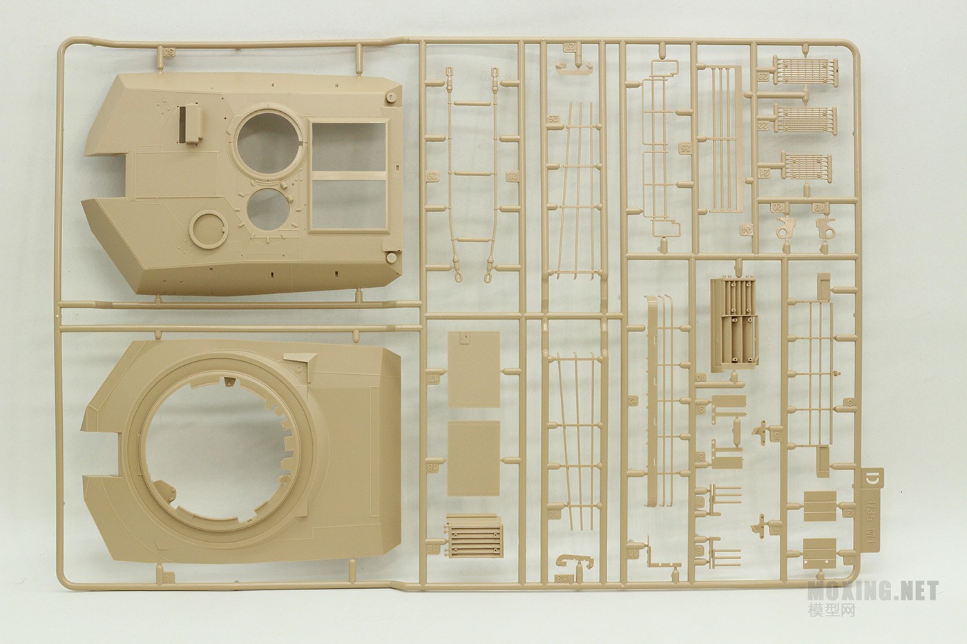 [模型网评测]RFM(麦田)-1/35美国M1A1/A2主战坦克(全内构二合一)(RM-5007)