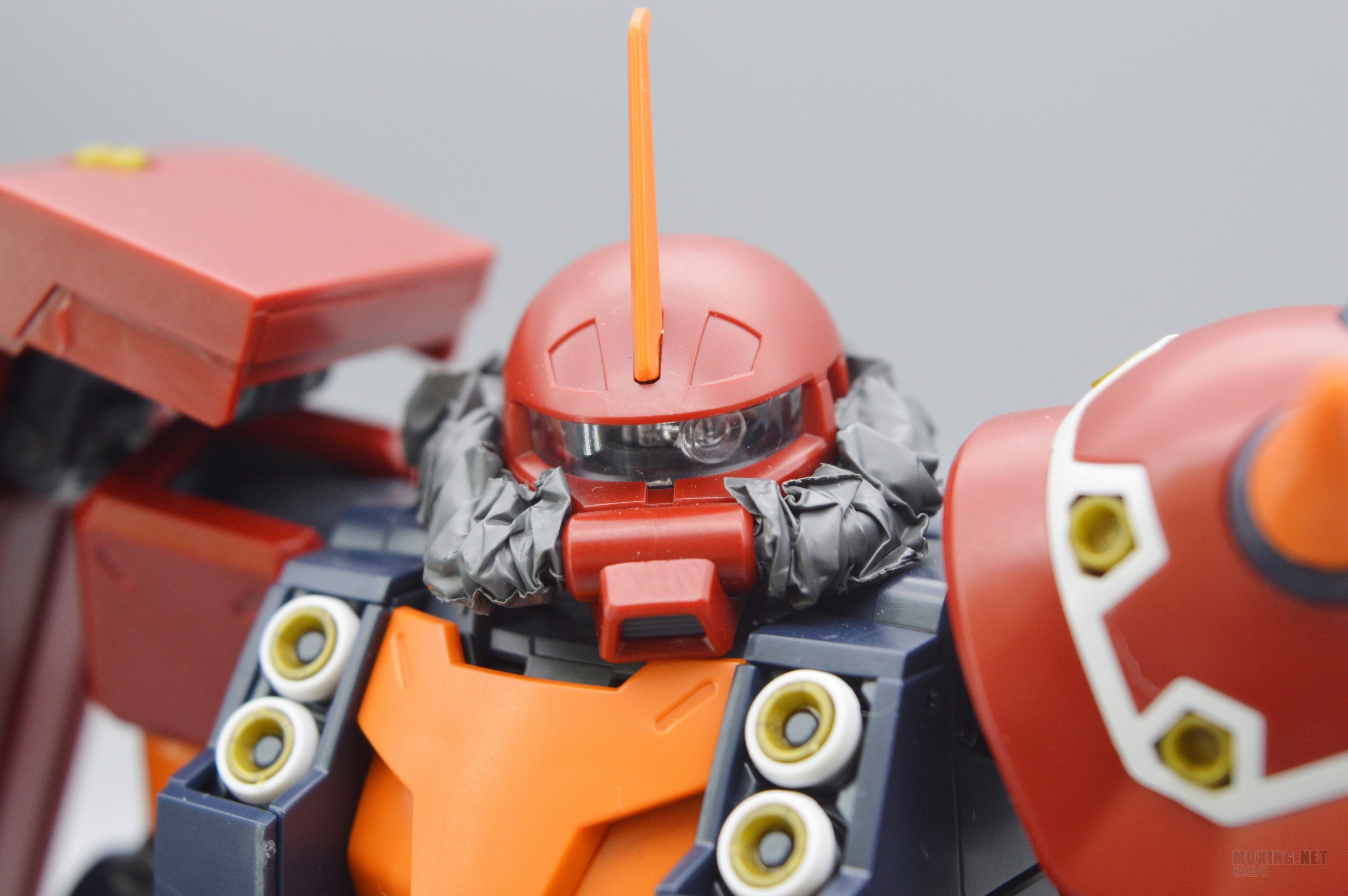 [模型网评测]万代-1/100 MG 精神力扎古ka版(Psyco ZaKu Ver.Ka)